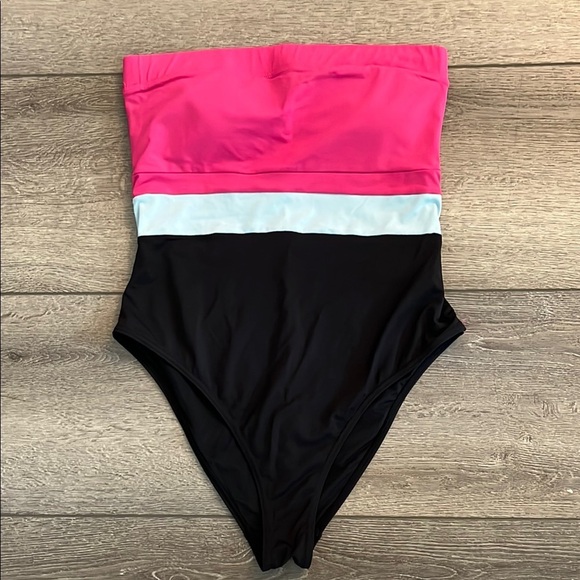 Simons Pink and Black Swimsuit strapless onepiece medium - Picture 2 of 5
